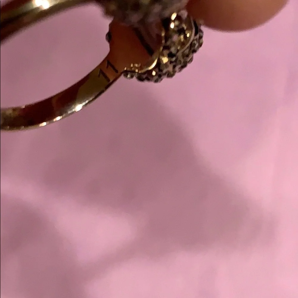 ALEXANDER MCQUEEN Twin Skull Embellished Crystal Ring - Picture 3 of 5